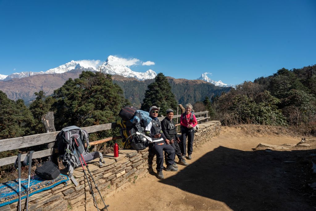 On reconnait au centre l'Annapurna Sud, plus à droite le Hiunchuli et bien plus à l'est le Machhapuchhare
